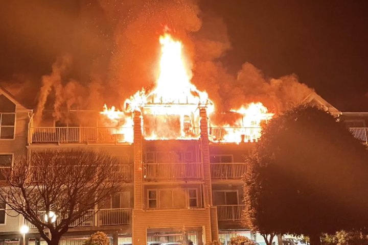 Residents displaced in Campbell River due to aggressive condo fire