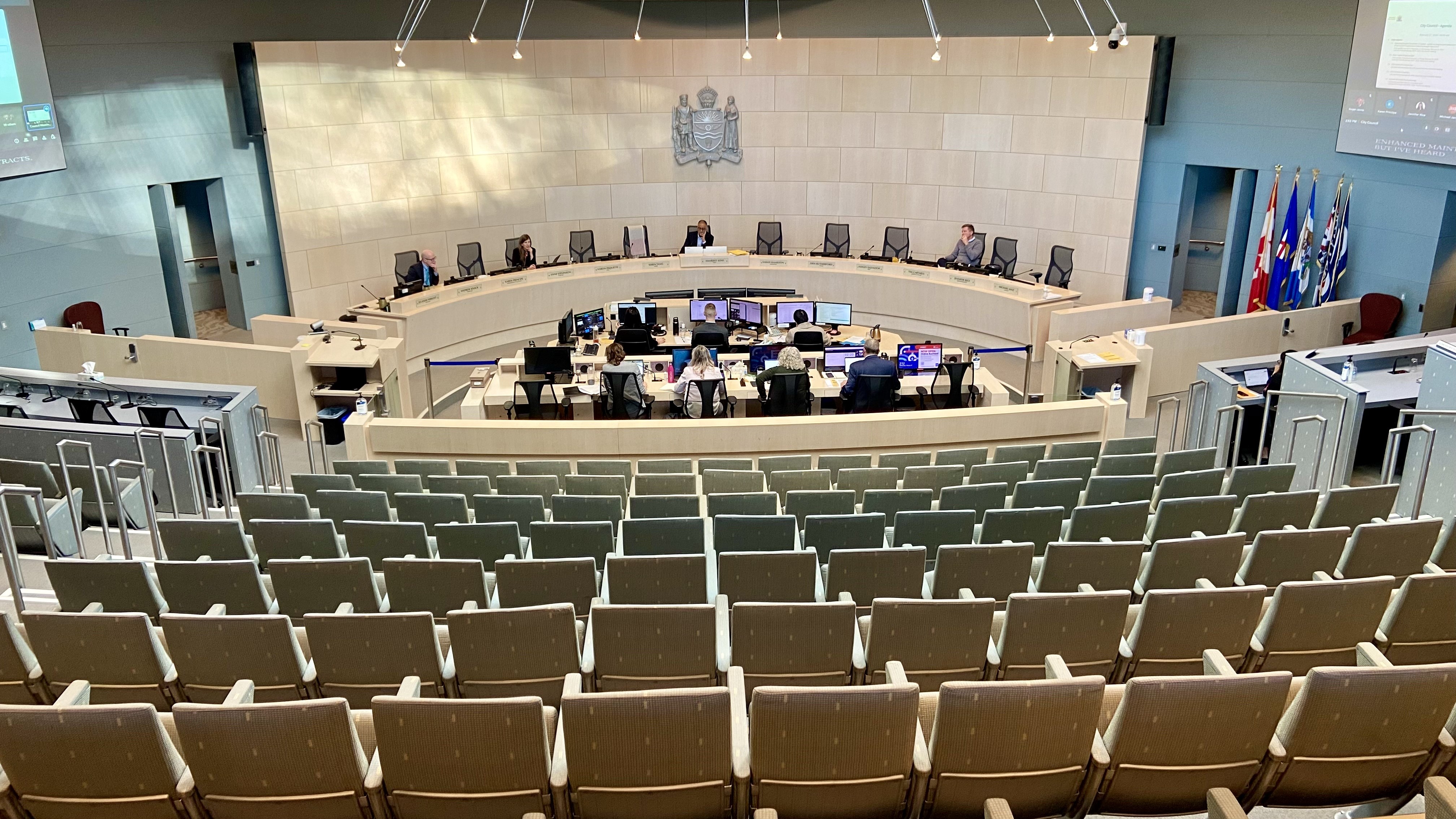 Градските съветници на Едмънтън търсят начини да съкратят 60 милиона