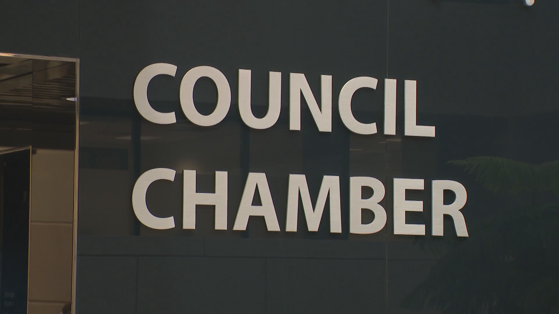 Calgary city councillors debate rules around remotely attending meetings