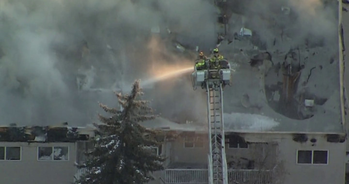 Жителите бяха евакуирани от пожар в апартамент в Old Strathcona