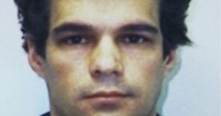 Мъж от Квебек, който е работил като клоун, е обвинен в сексуални престъпления срещу непълнолетно лице
