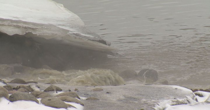Тръба, изтичаща отпадни води в Червената река, все още не е поправена, казва съветник от Уинипег