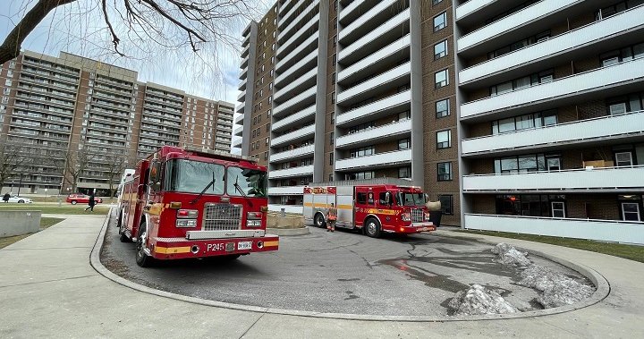 Жена на около 30 години е тежко ранена след пожар в небостъргач в Торонто