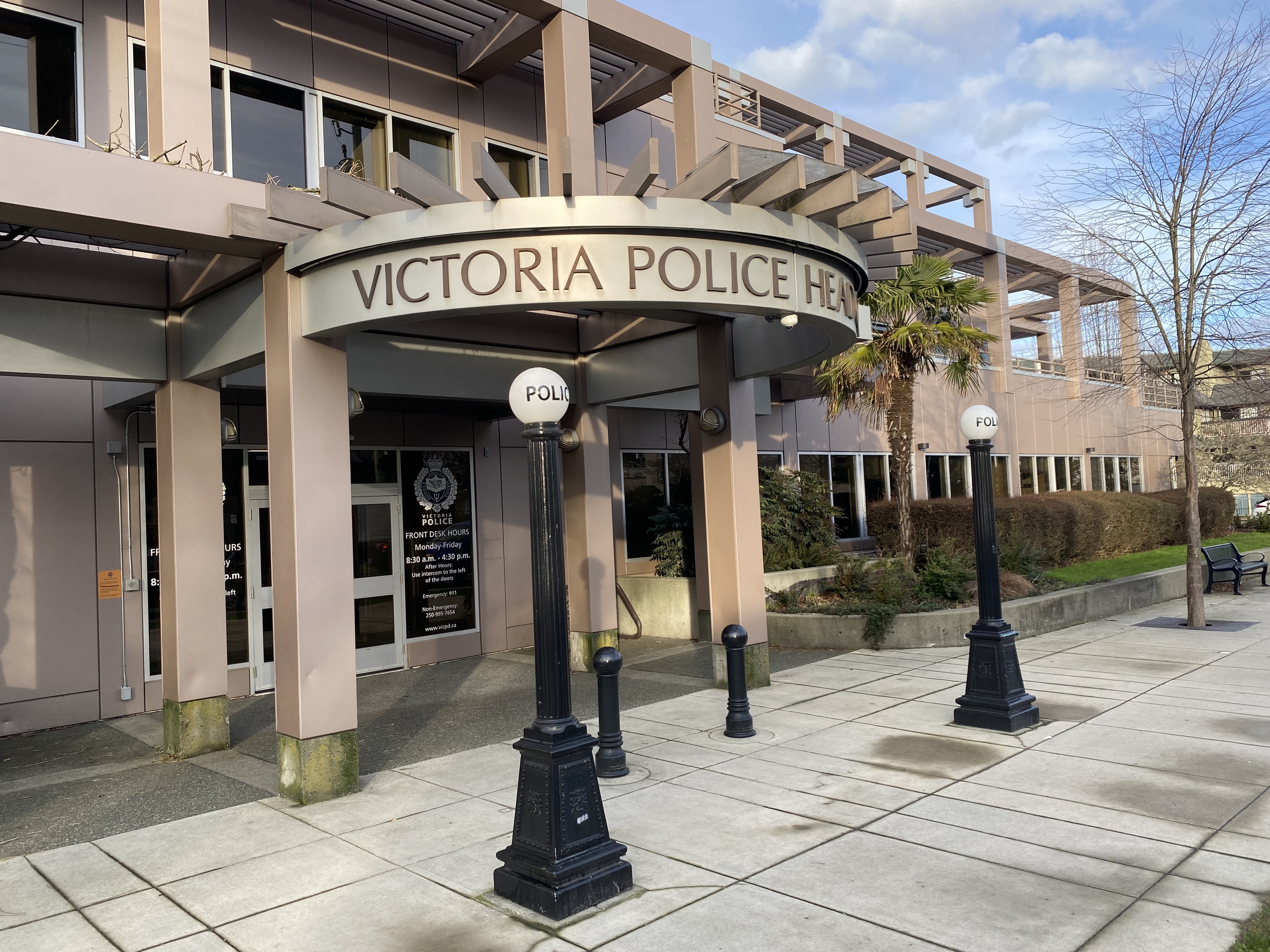 Бивш член на полицейския съвет на Виктория и Ескималт казва