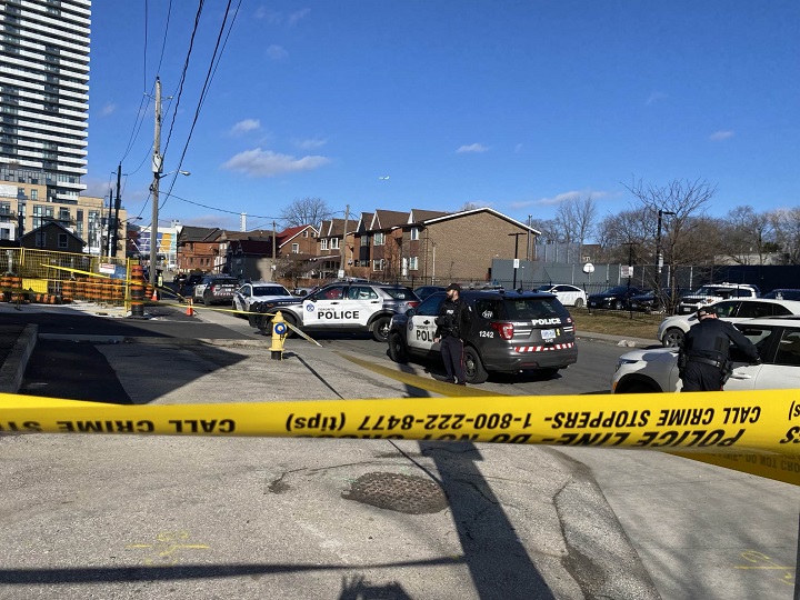 Полицията в Торонто съобщи че отделът за убийства разследва след