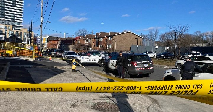 Полицията в Торонто съобщи че отделът за убийства разследва след