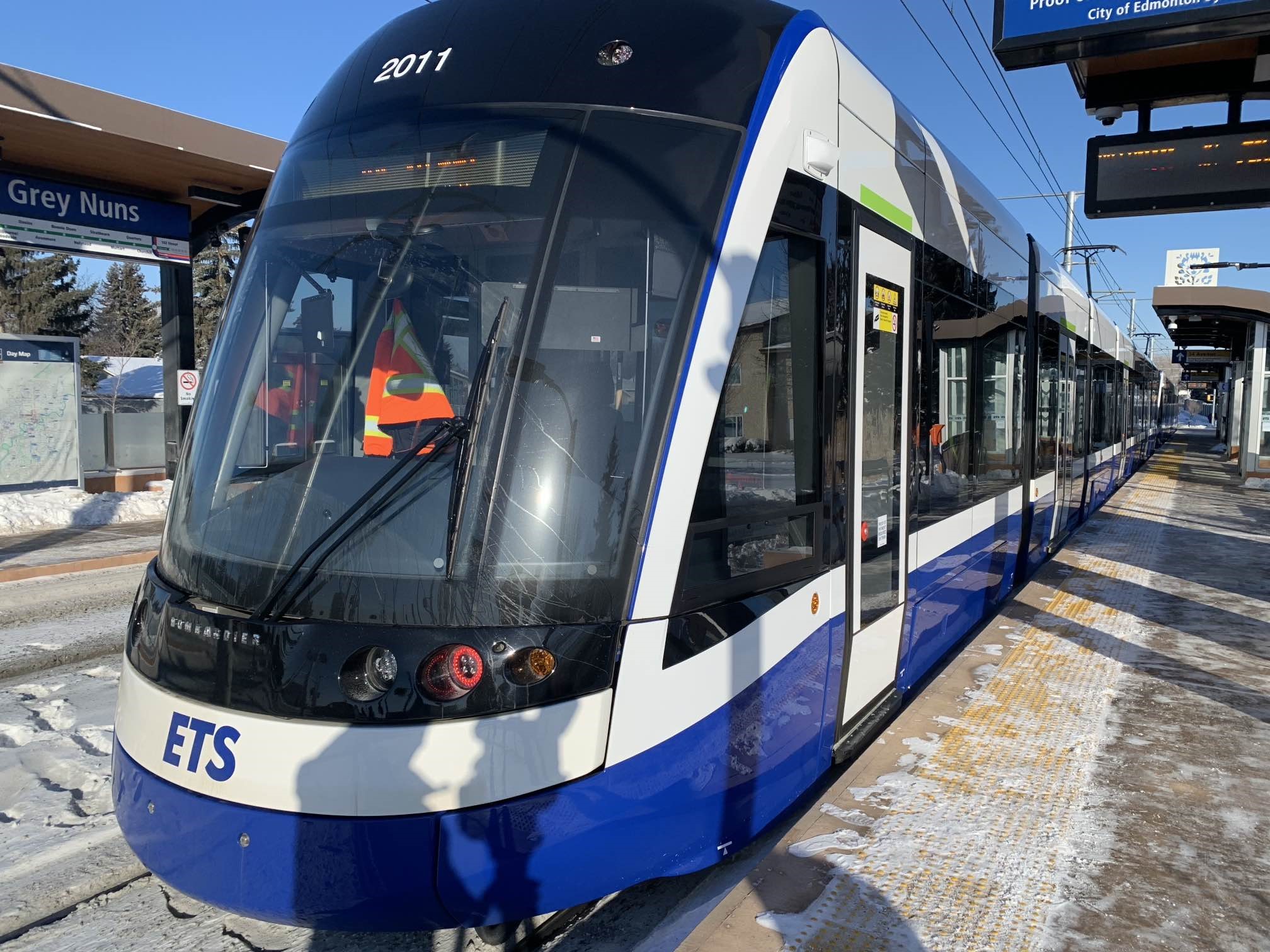Planned track repairs to disrupt service at 2 LRT stations in Edmonton next week
