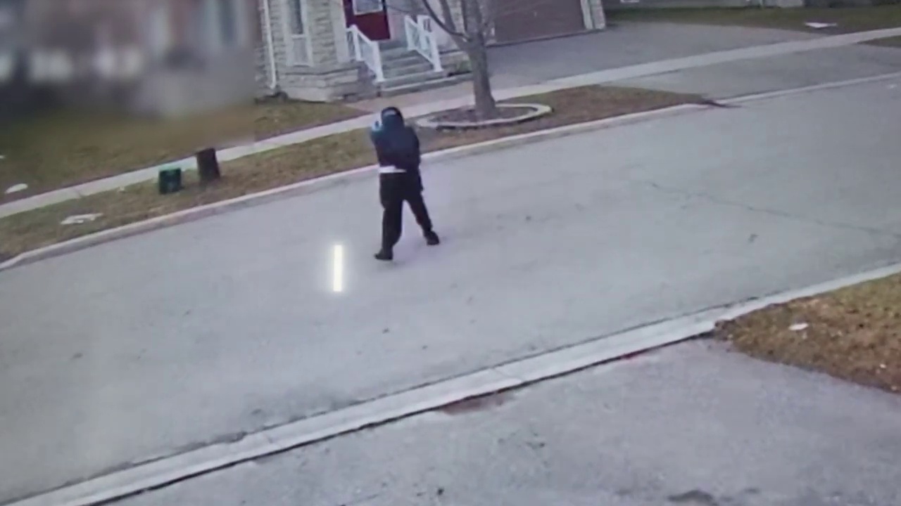 Полицията на север от Торонто разследва след като кадри от