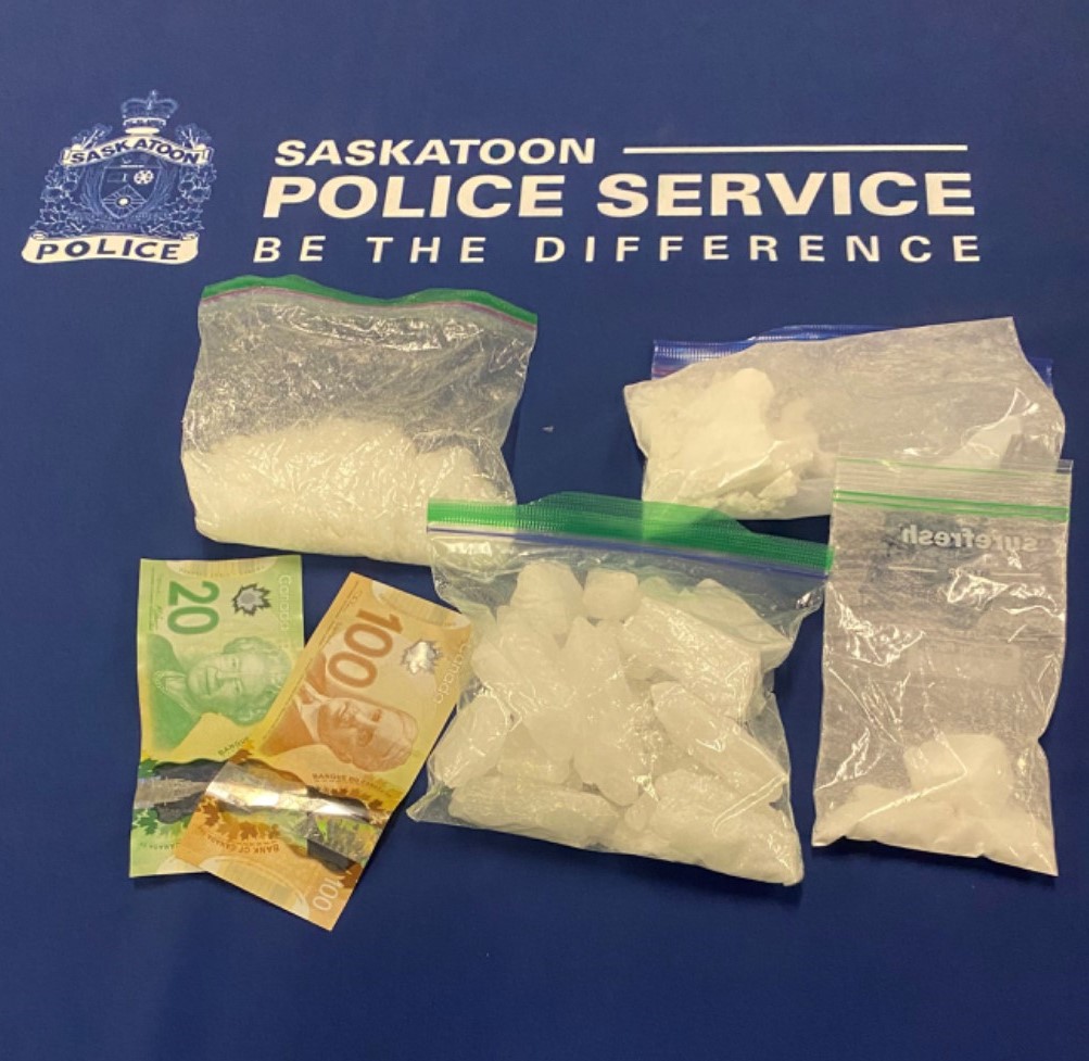 Saskatoon police arrested a man on 5th Avenue North on Thursday and found 347 grams of methamphetamine, 88 grams of cocaine and $120. .