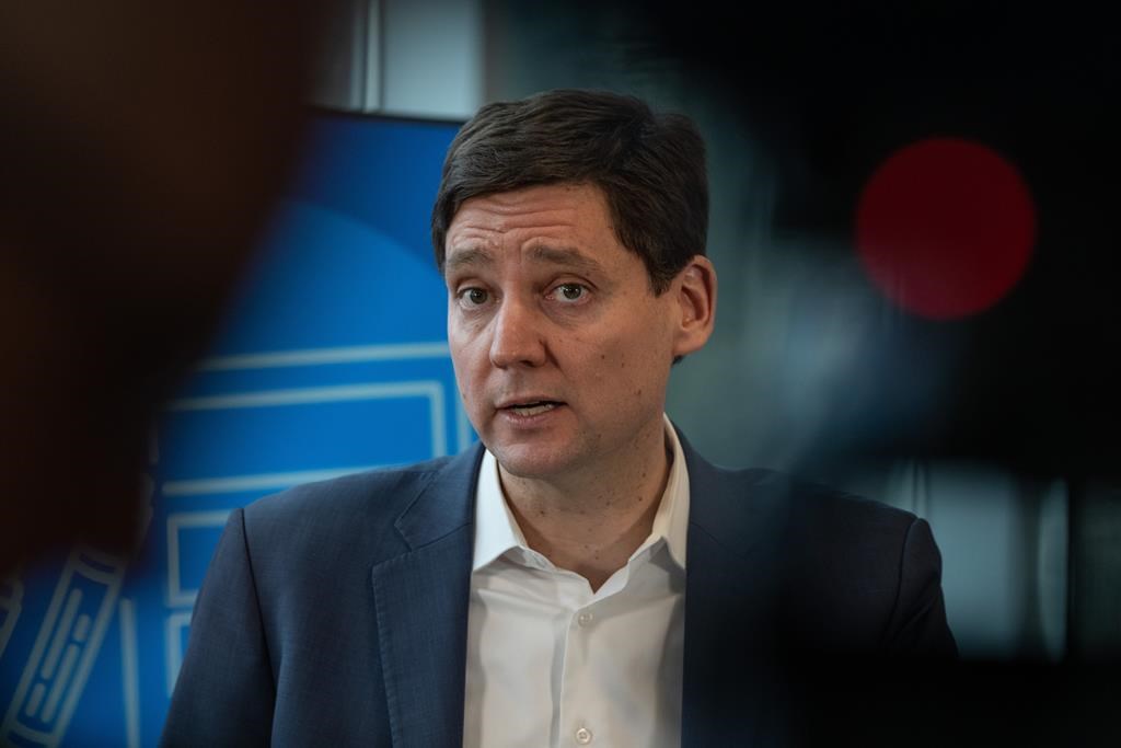 Премиерът на Британска Колумбия Дейвид Eby казва че е чул