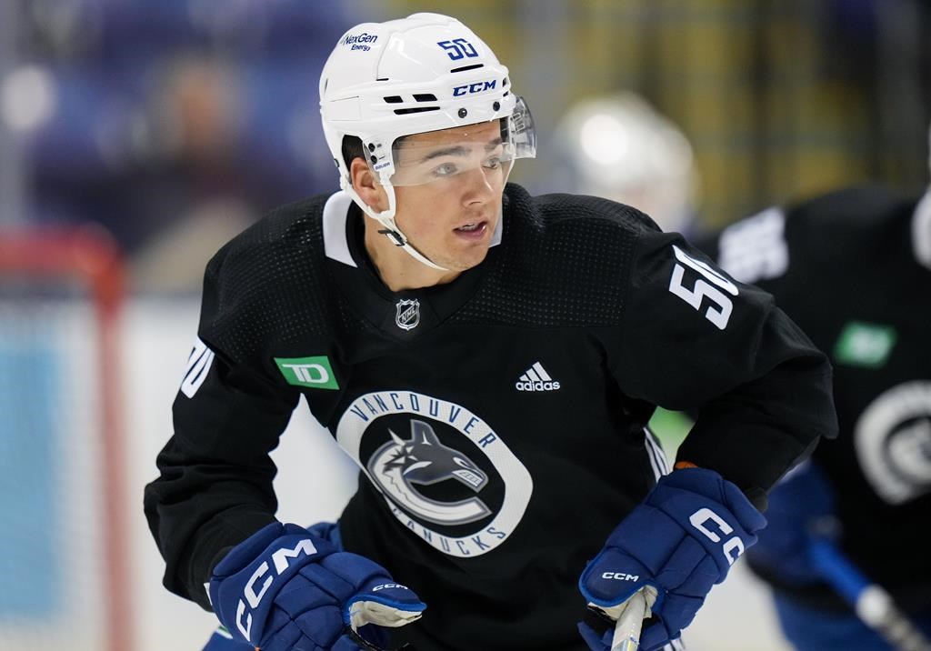 Калгари Флеймс подписаха тригодишен начален договор със защитника Хънтър Бржустевич Средната