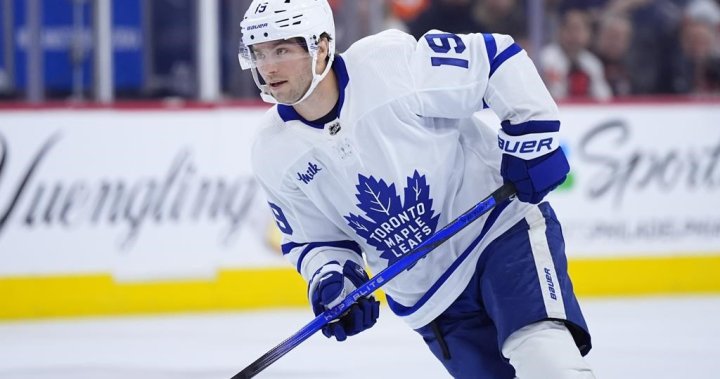 Нападателят на Toronto Maple Leafs Calle Jarnkrok отпада всяка седмица