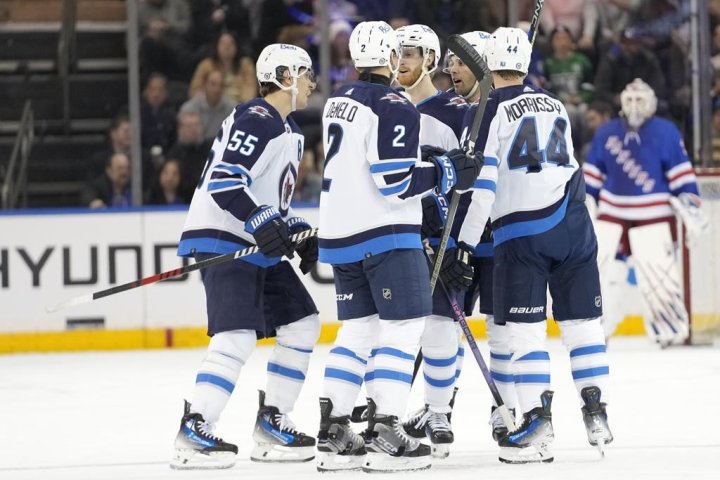 ANALYSIS: No stage fright on Broadway for Jets in statement game vs Rangers