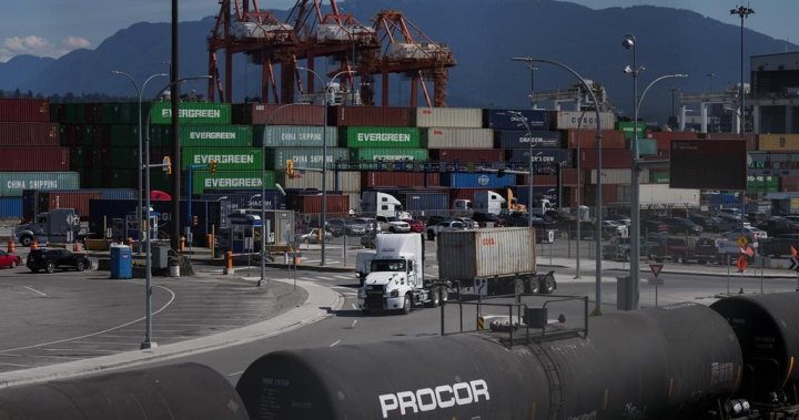 Пристанището на Ванкувър отбелязва рекорден обем въпреки стачката и охлаждането на икономиката