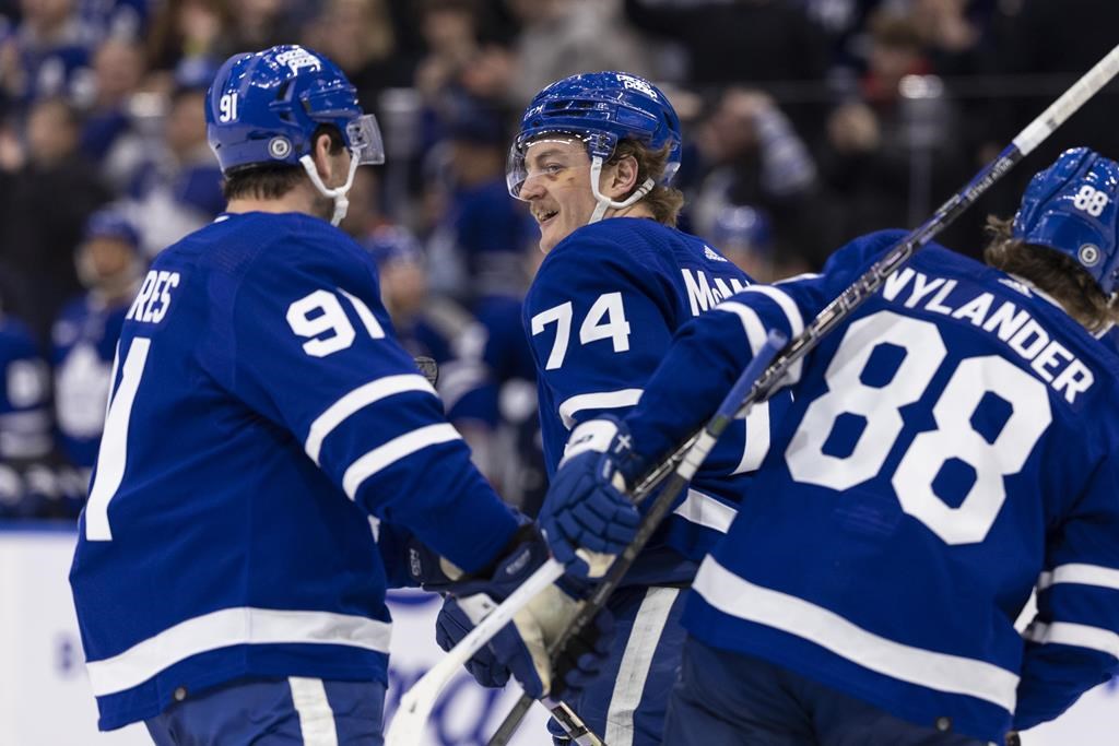 McMann, Holmberg lead Leafs over Oilers - Vimarsana News