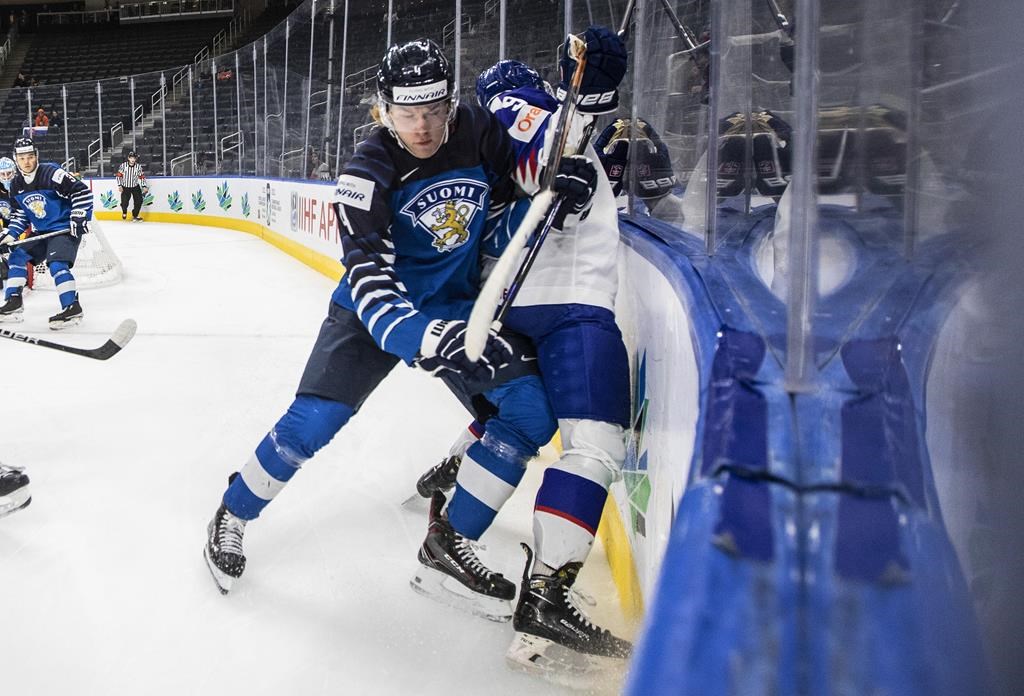 Калгари Флеймс подписаха начален договор със защитника Джони Юрмо в