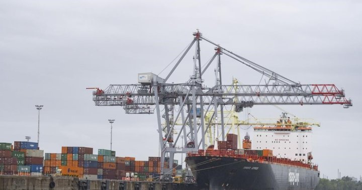 Товарните компании започват да пренасочват далеч от Монреал на фона на опасения от стачка в пристанищата