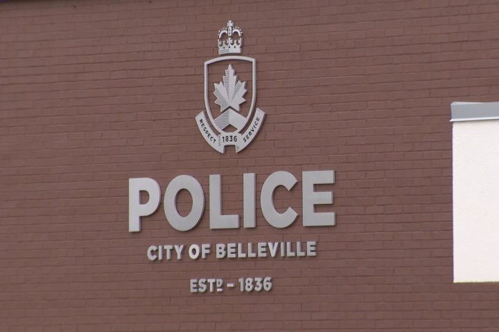 Off-duty Belleville cop catches wanted man stealing, police say