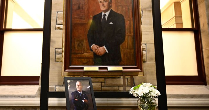 Държавното погребение на бившия премиер Брайън Мълроуни ще се проведе в базиликата Нотр Дам