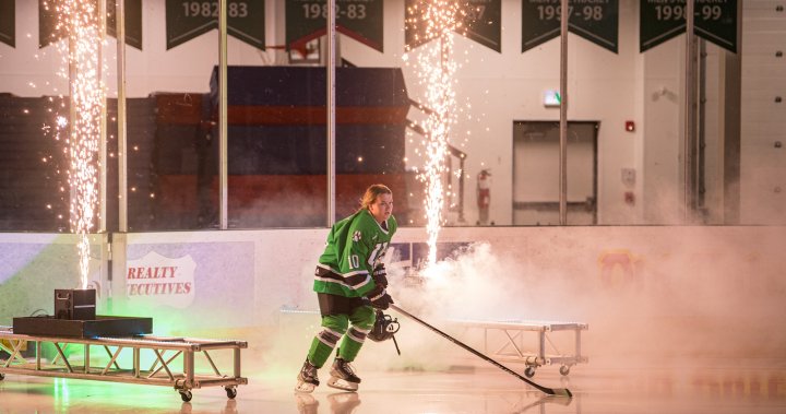 Хокейният защитник на Хъскис стъпва на леда на националното след диагноза рак
