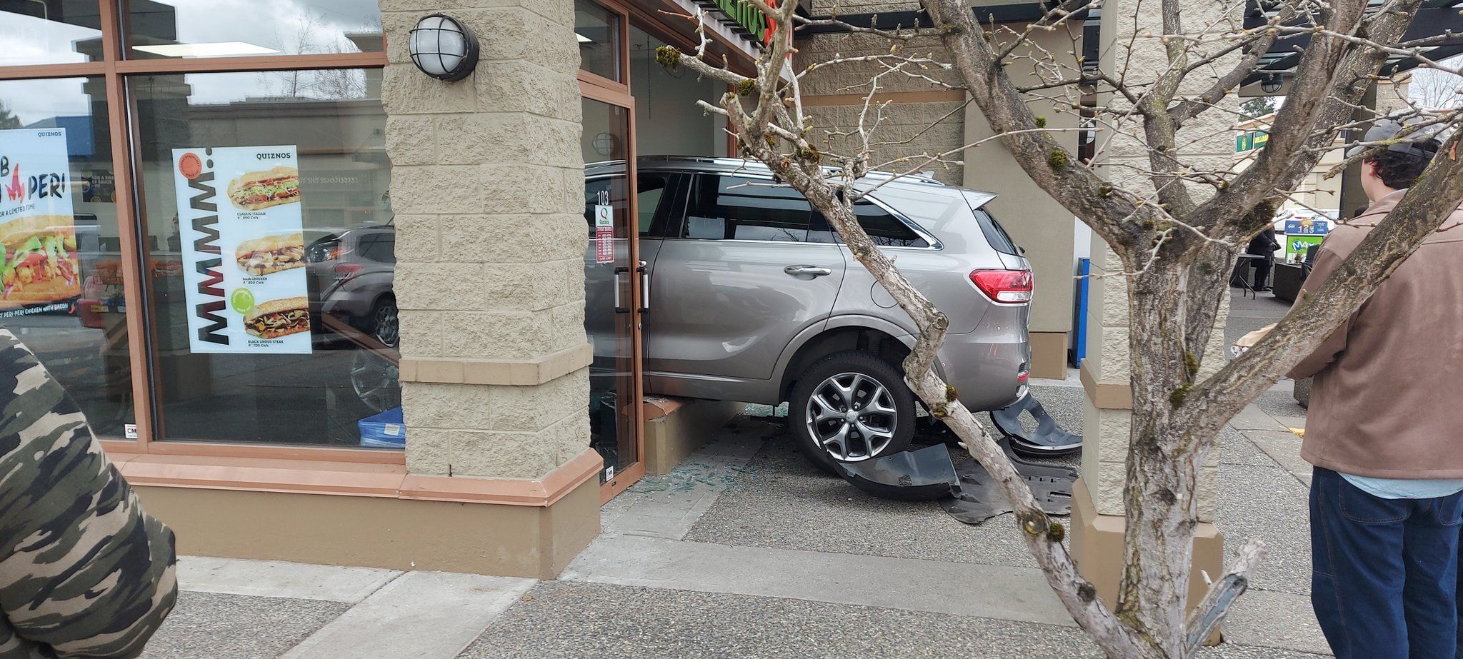 В понеделник нямаше съобщения за сериозни наранявания след като шофьор