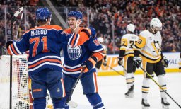 Continue reading: Edmonton Oilers pummel Pittsburgh Penguins 6-1