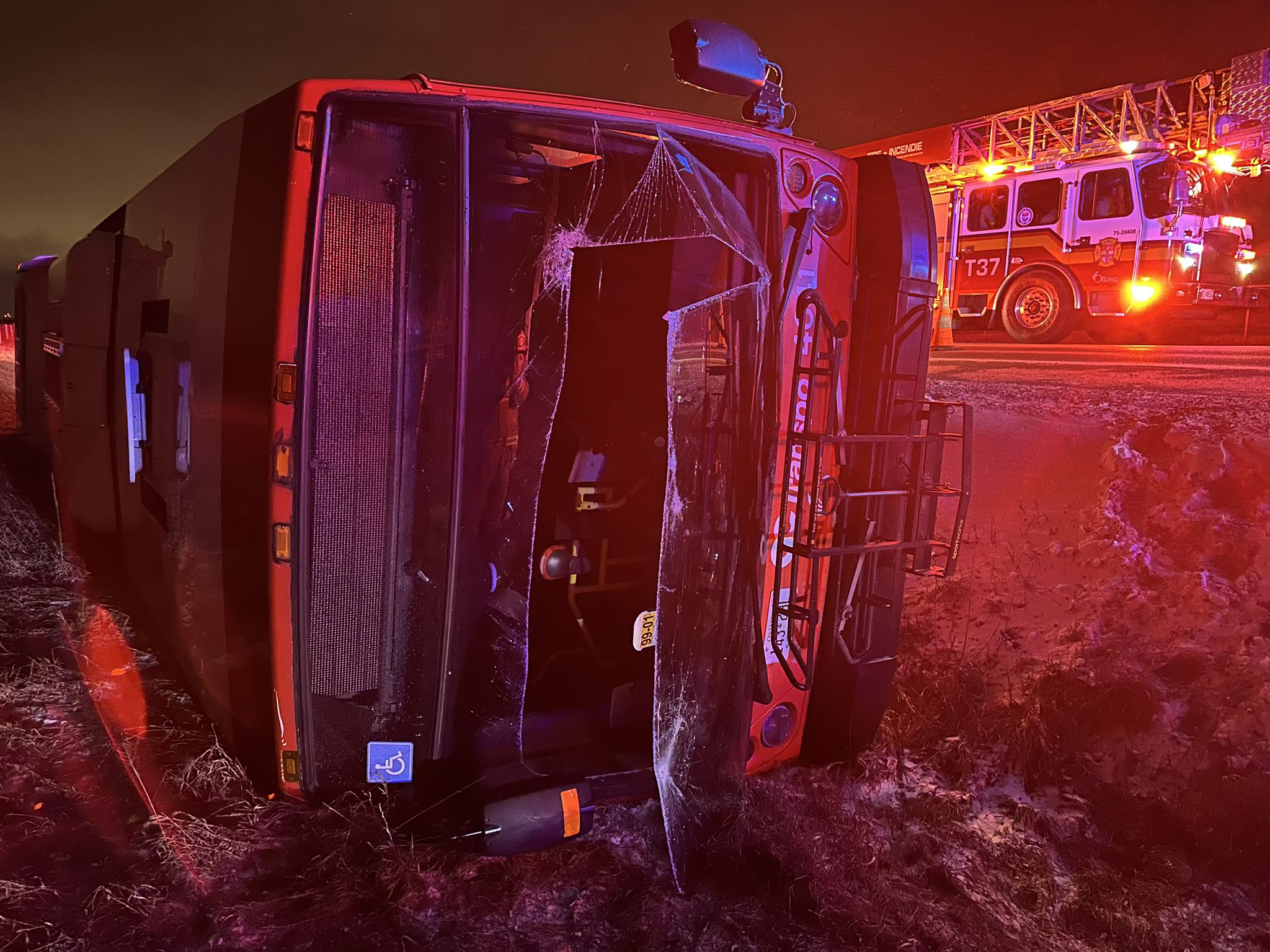 Пожарната служба на Отава казва че е трябвало да спаси