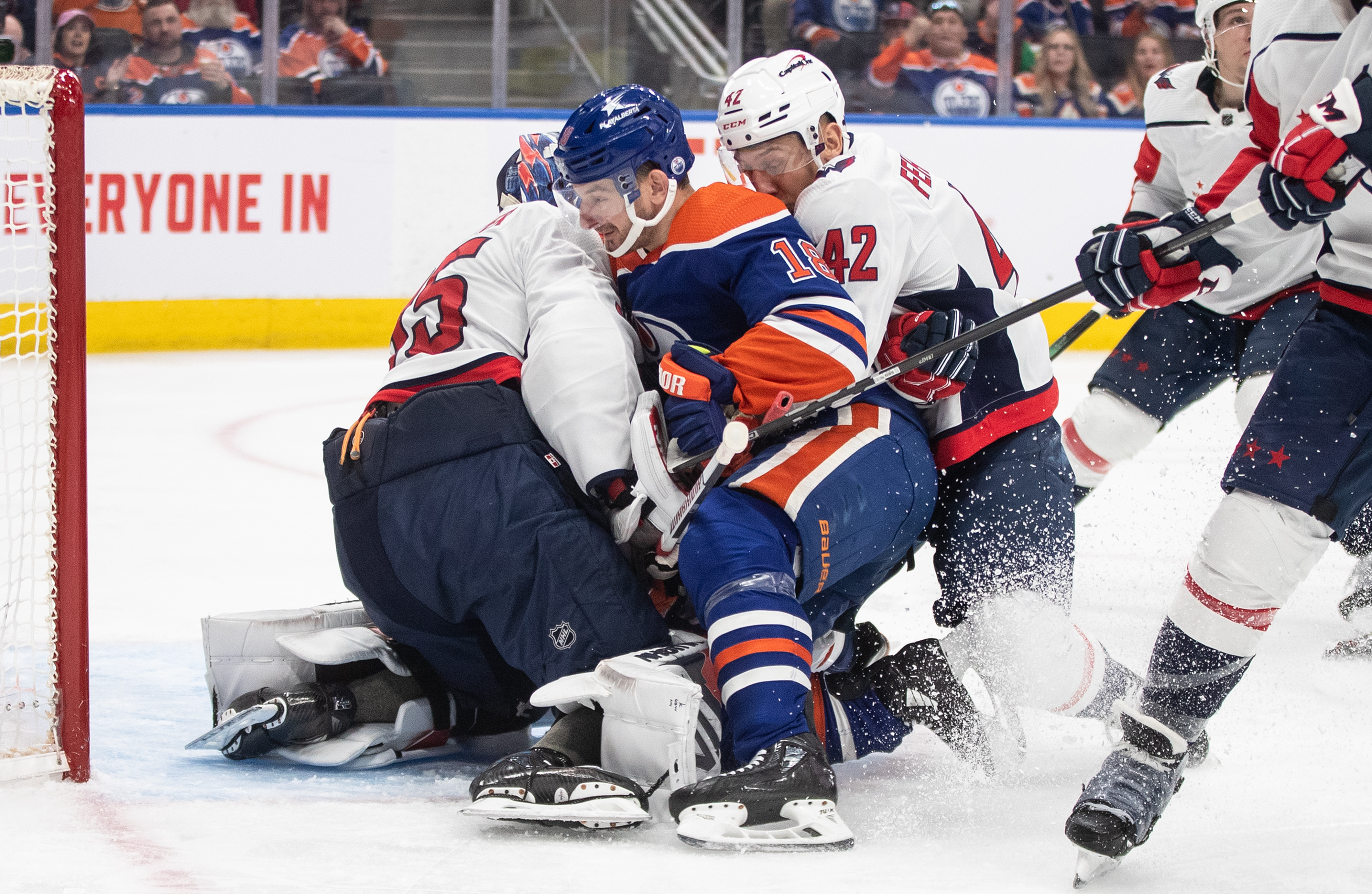 Зак Хаймън направи естествен хеттрик а Конър Браун сложи край