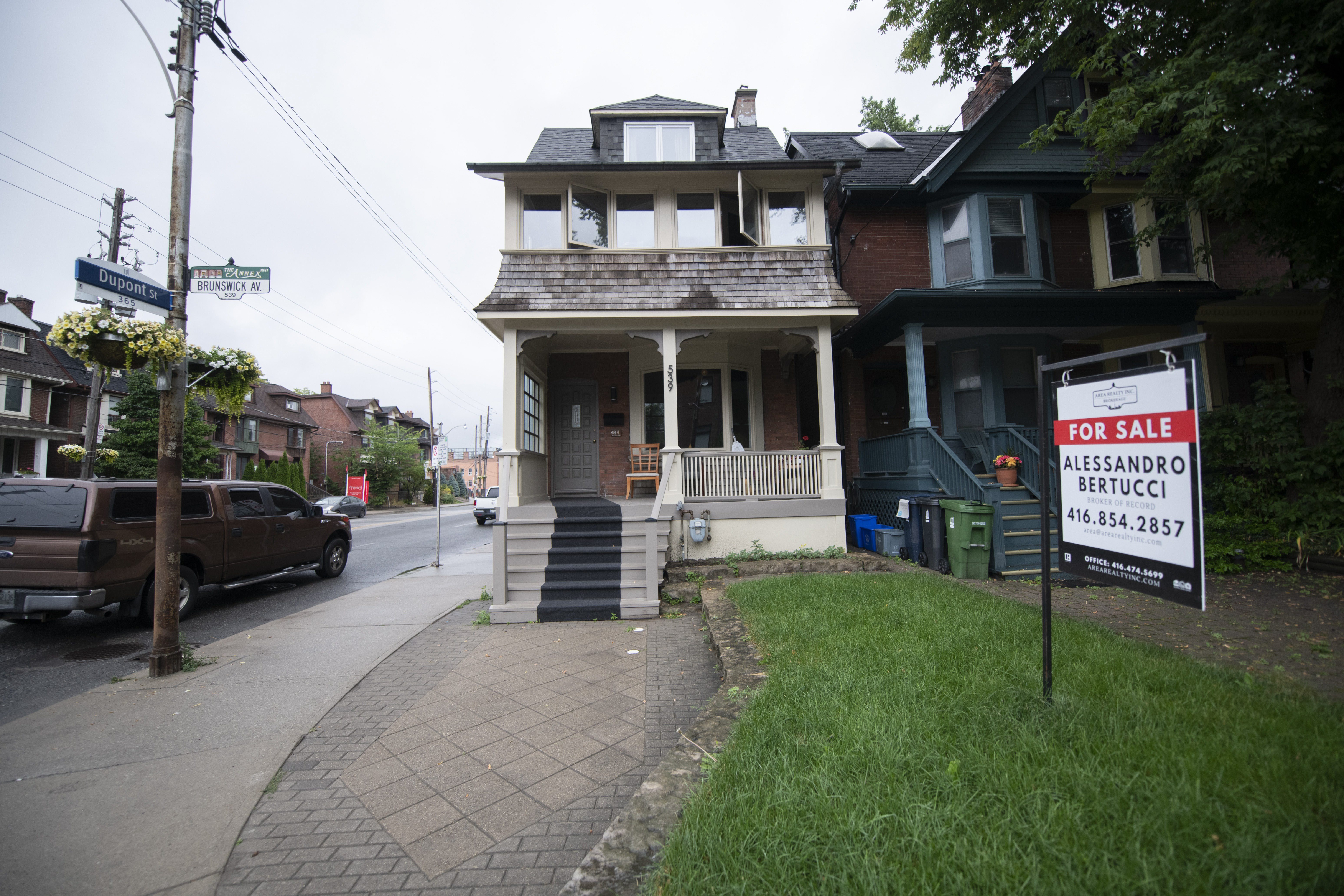 Правителството на Форд дава нови правомощия на общините да облагат