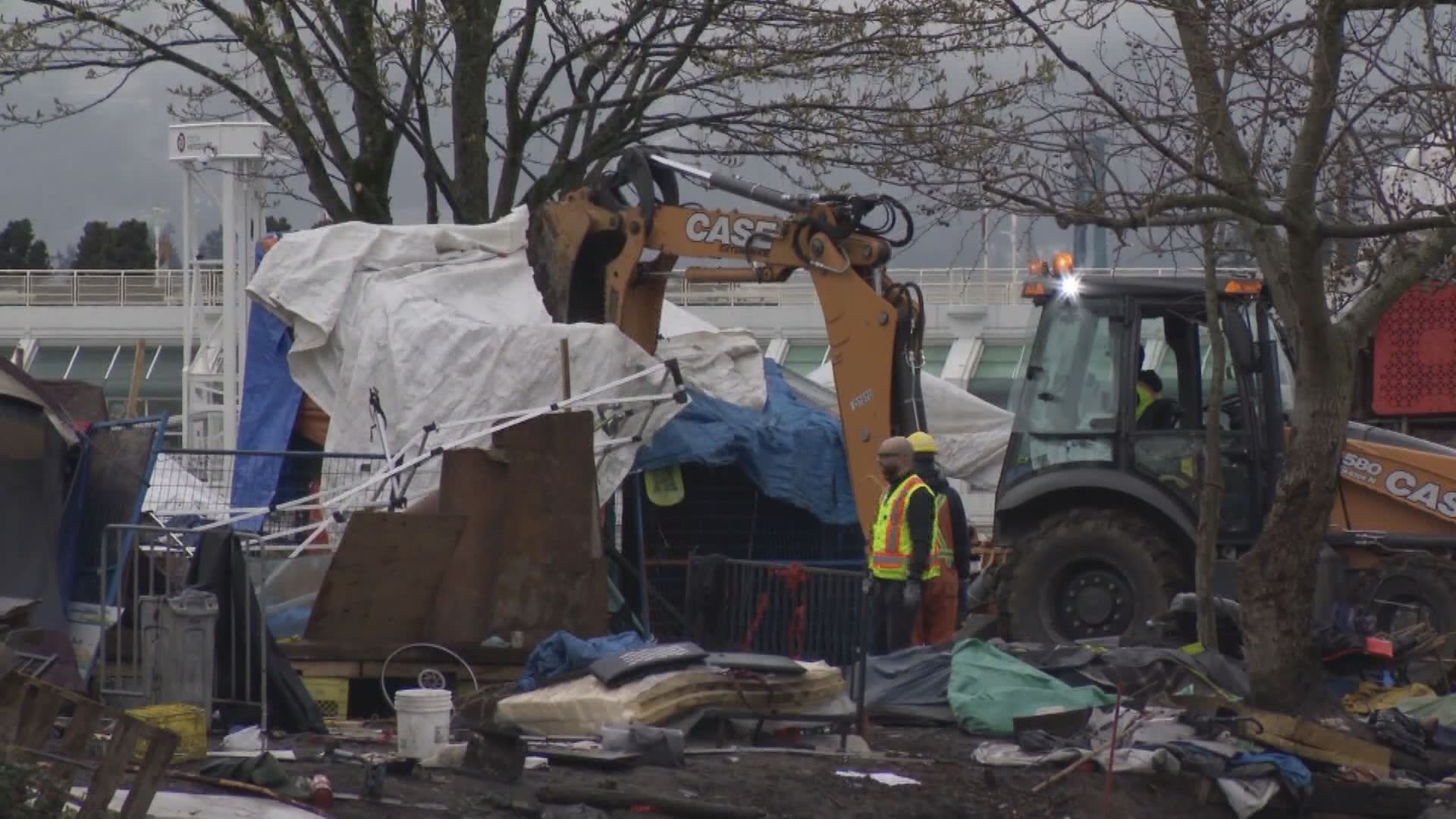 Екипите ще работят през Великденския уикенд за да изравнят и