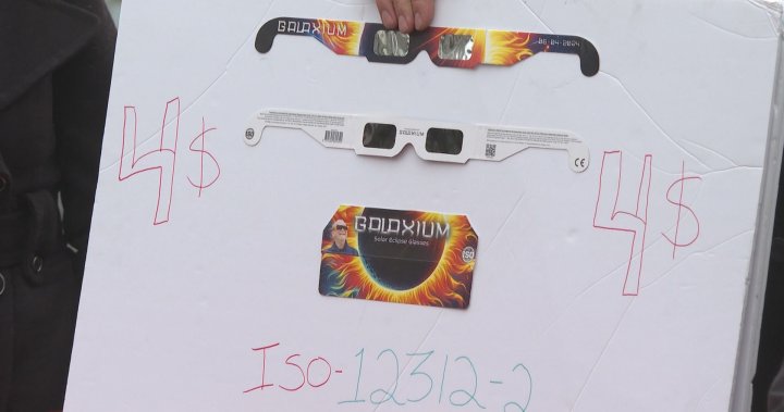 Тийнейджър от Квебек продава очила Eclipse, за да помогне на хора в нужда
