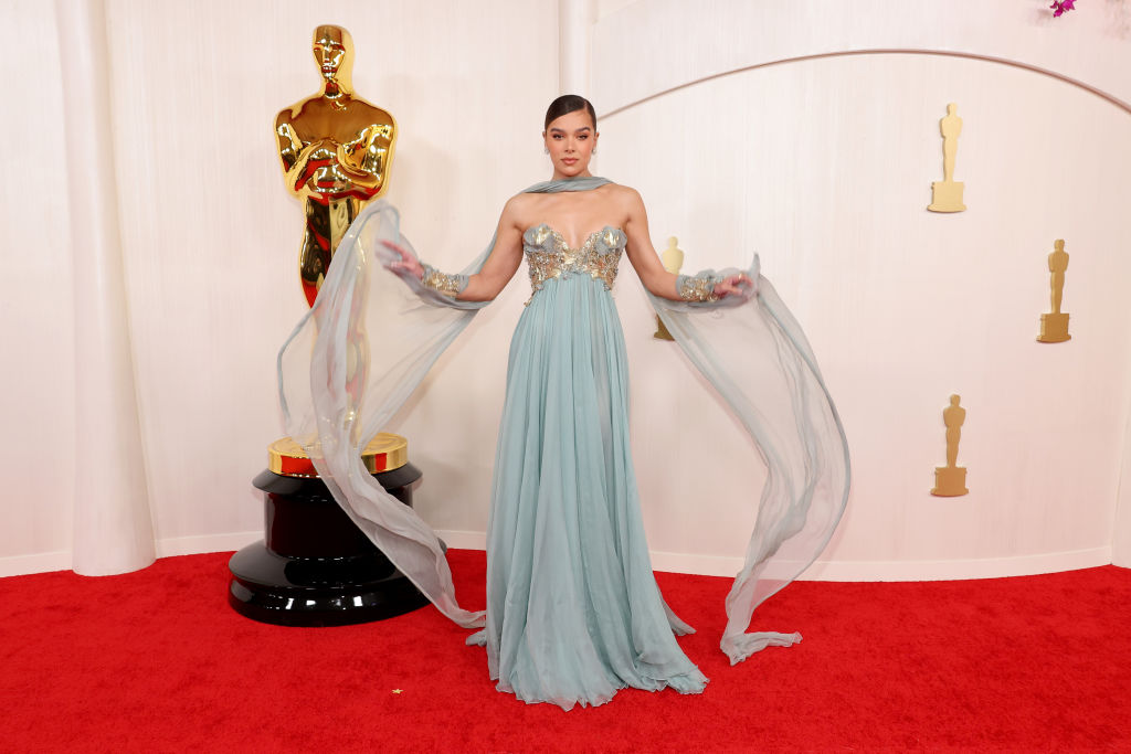 Hailee Steinfeld attends the 96th Annual Academy Awards on March 10, 2024 in Hollywood, California.