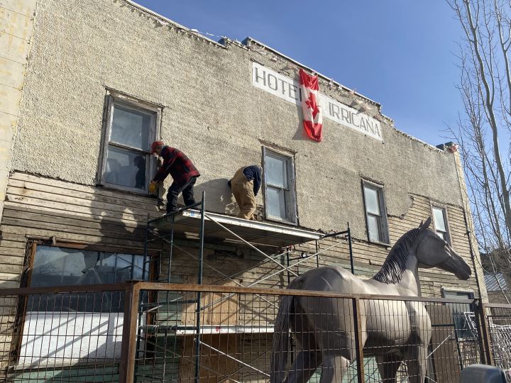 Част от прерийната история се връща към живота на около