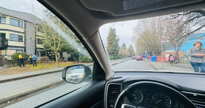„Стигнах до $520“: Талони за паркиране по време на оставяне на училище раздразниха родителите във Ванкувър