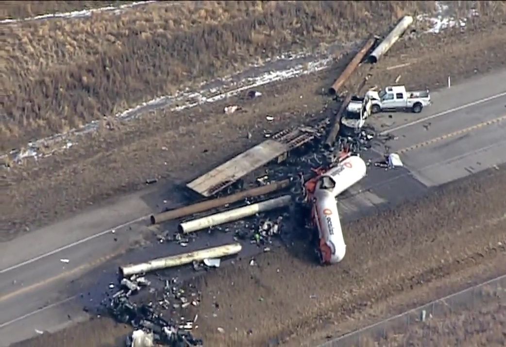 RCMP казва че двама души са загинали след огнен сблъсък