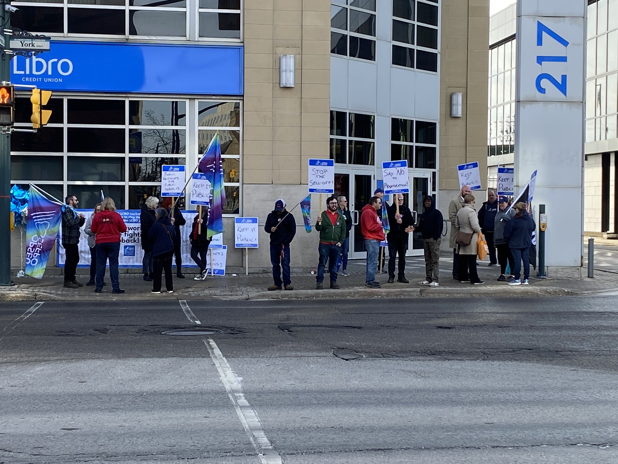 Съветът за контрол на алкохола на служителите в Онтарио представлявани