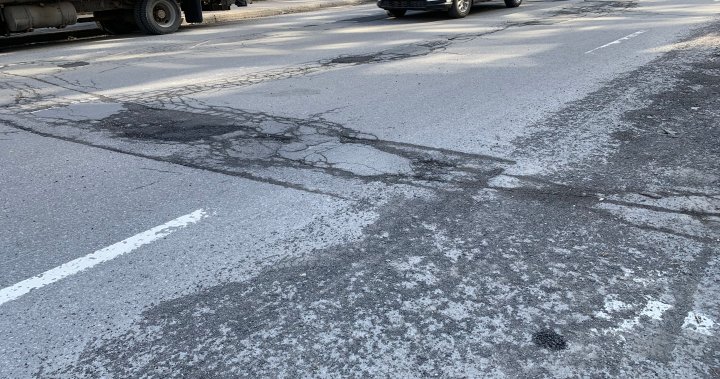 Половин милиард долара ще бъдат похарчени за ремонт на пътища в Монреал тази година, казват служители