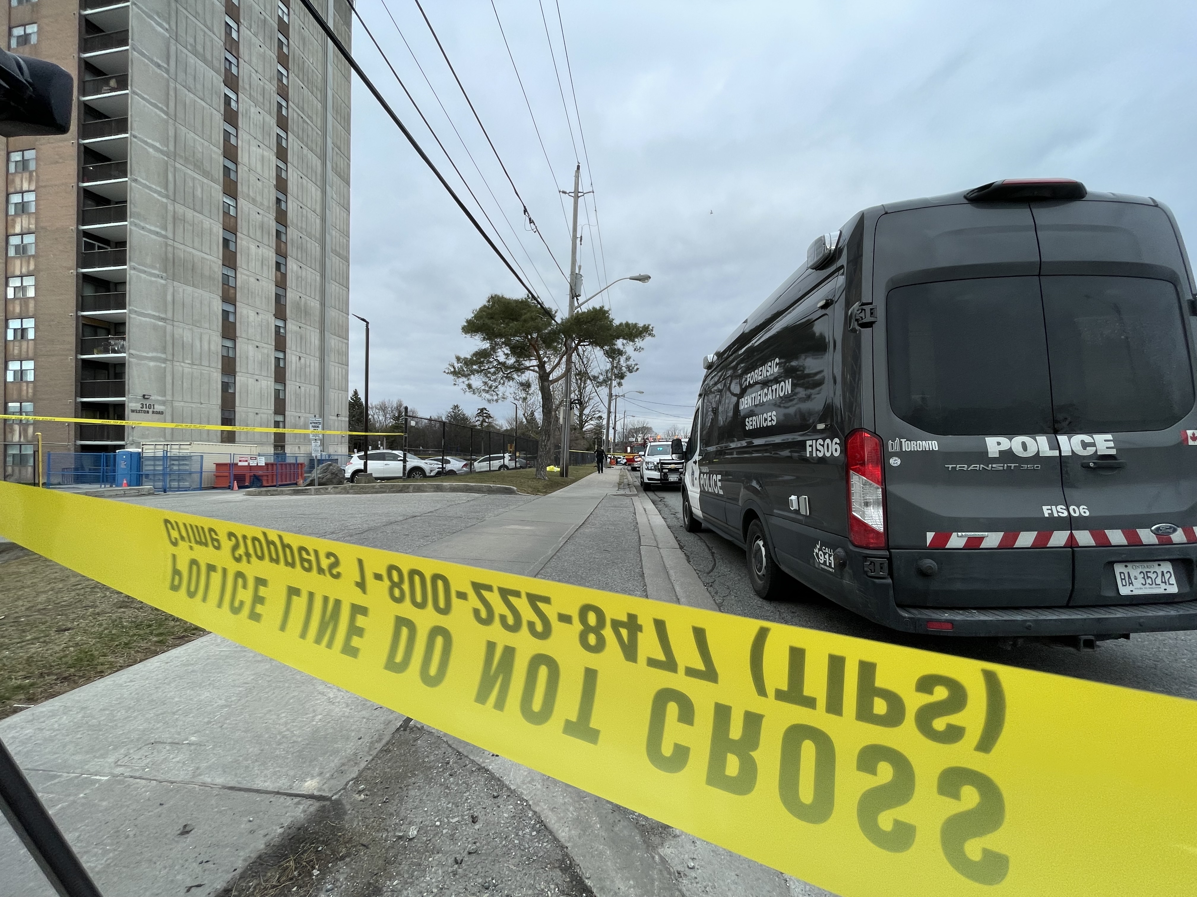 Полицията в Торонто съобщи че мъж е починал след като