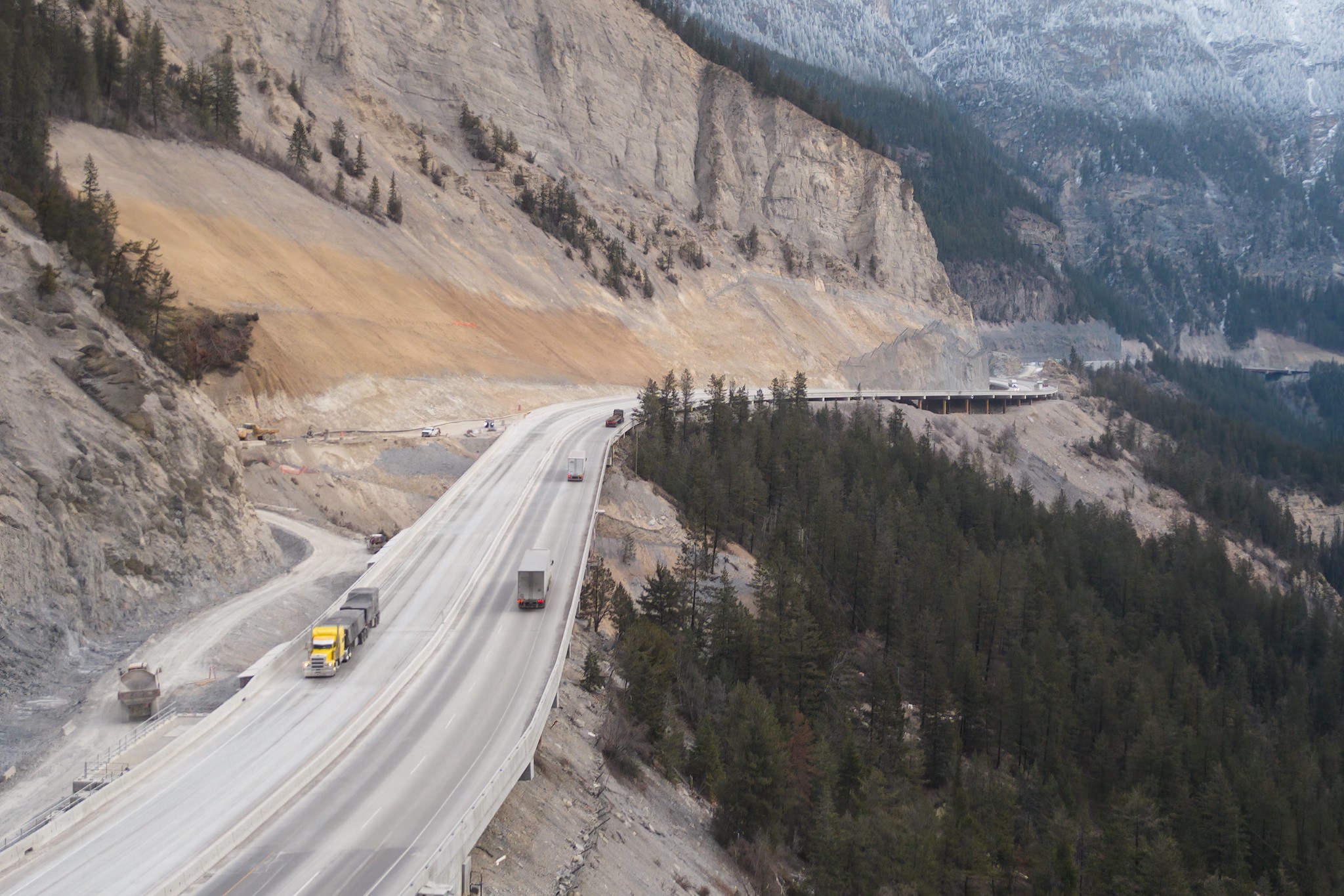 Години в процес на изграждане изграждане на Kicking Horse Canyon