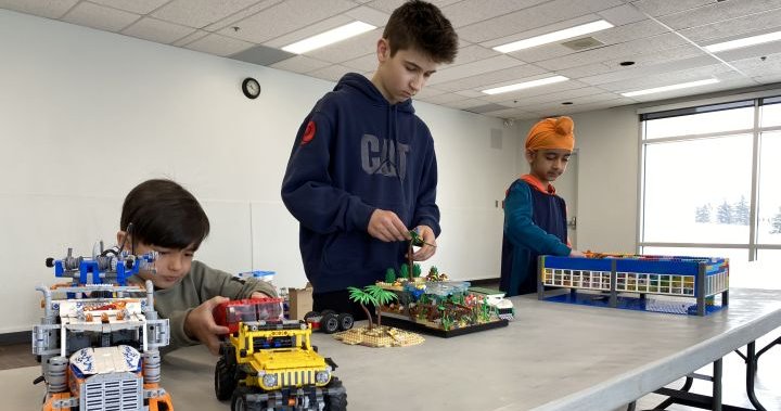Децата от Калгари се вълнуват да бъдат част от „наистина готино“ състезание Lego Mania