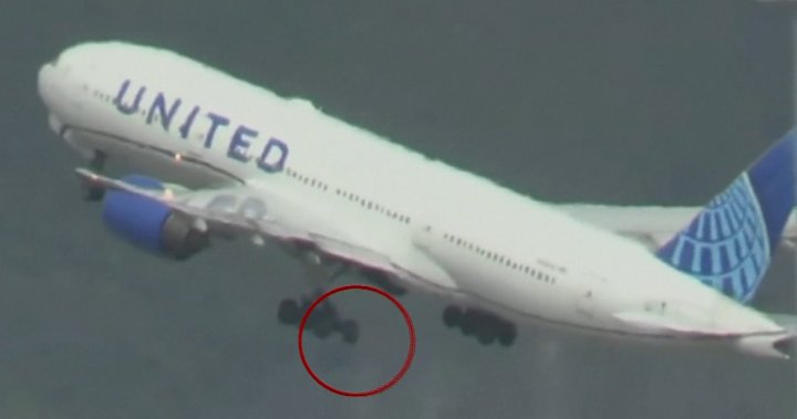 Гума падна от самолет Боинг малко след излитане на международното