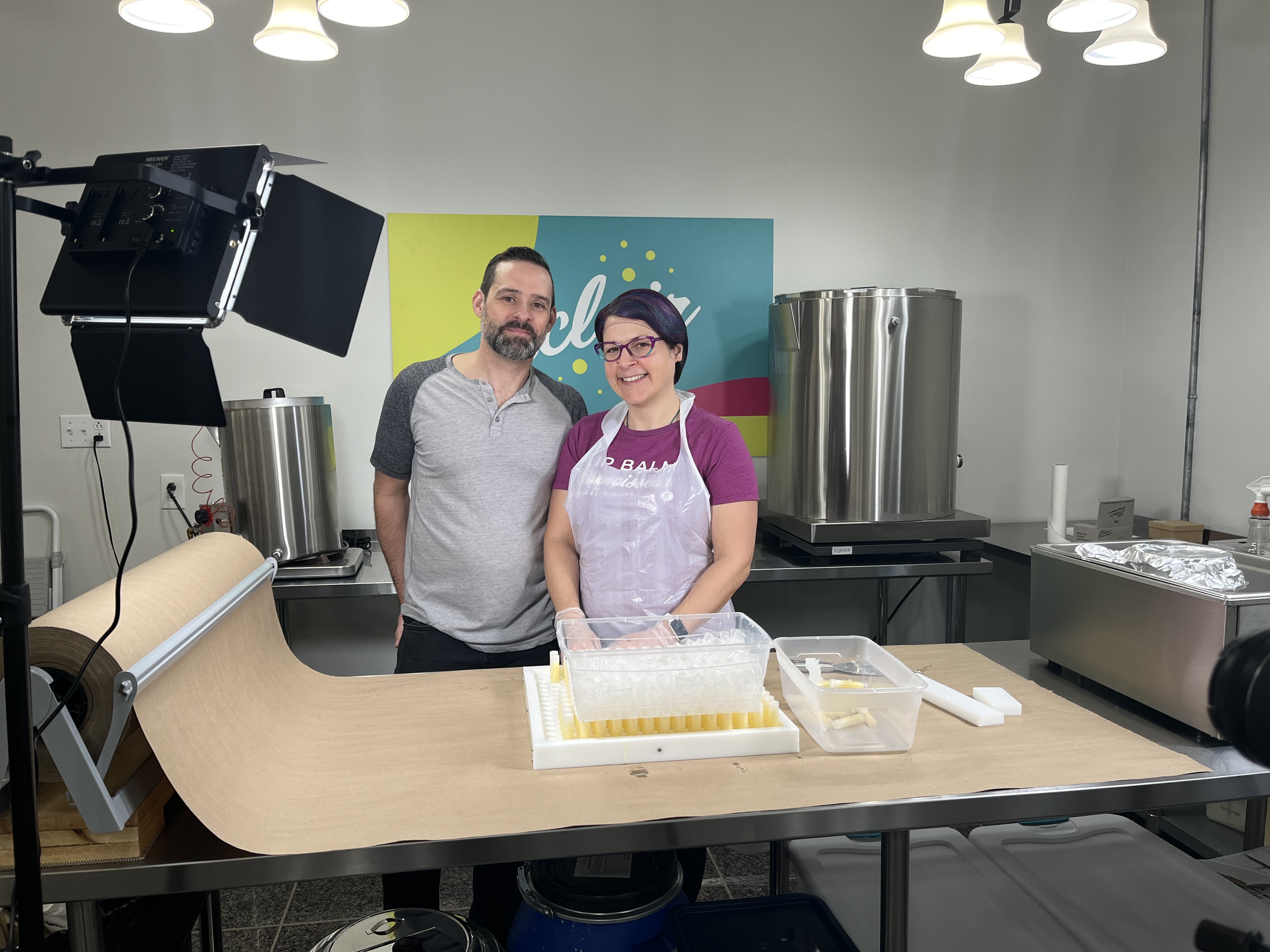 Семеен бизнес в Монктън казва че е поразен от вирусния