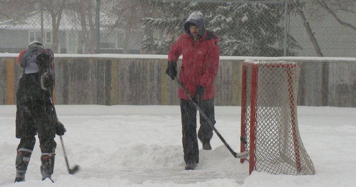 Жителите на Реджина приемат мартенската буря, остават активни въпреки снеговалежа
