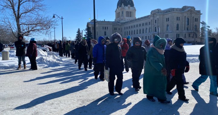 Приблизително 3500 учители обявяват стачка в законодателния орган на Саскачеван