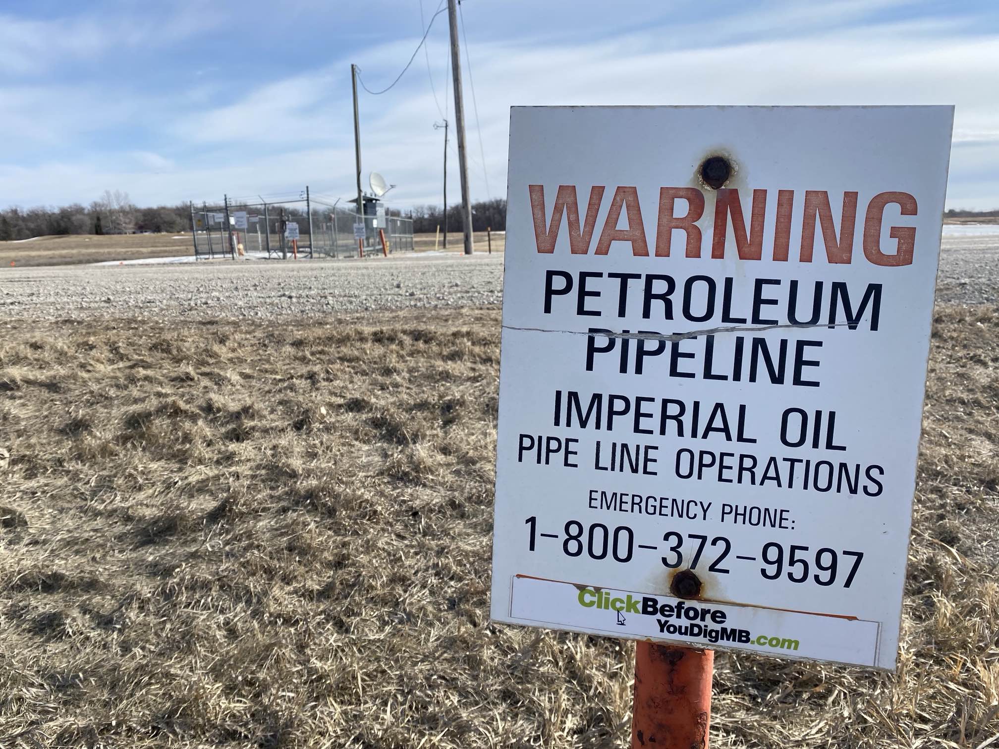 ‘About a week’s worth of gasoline’: Leaders seek answers to unplanned Manitoba pipeline shutdown