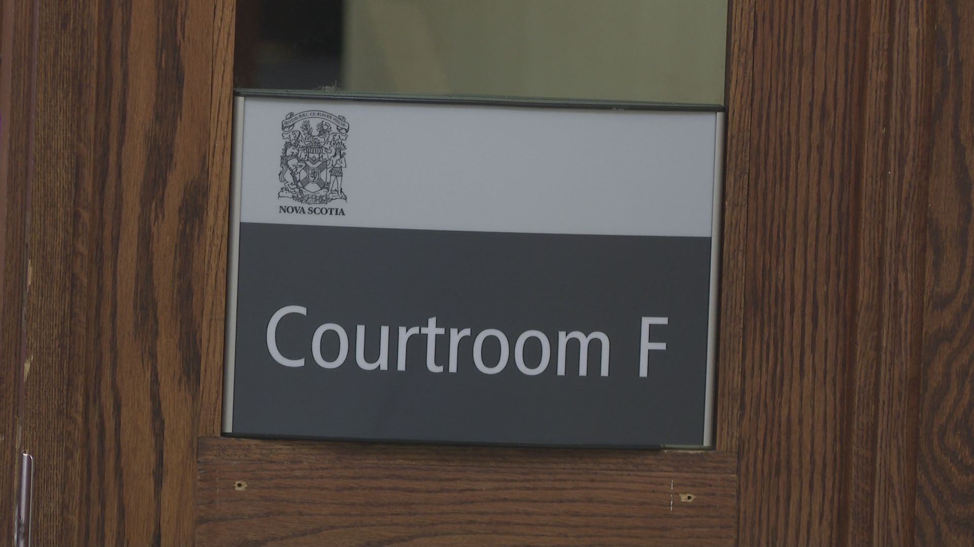 Тийнейджър от Нова Скотия се призна за виновен по две