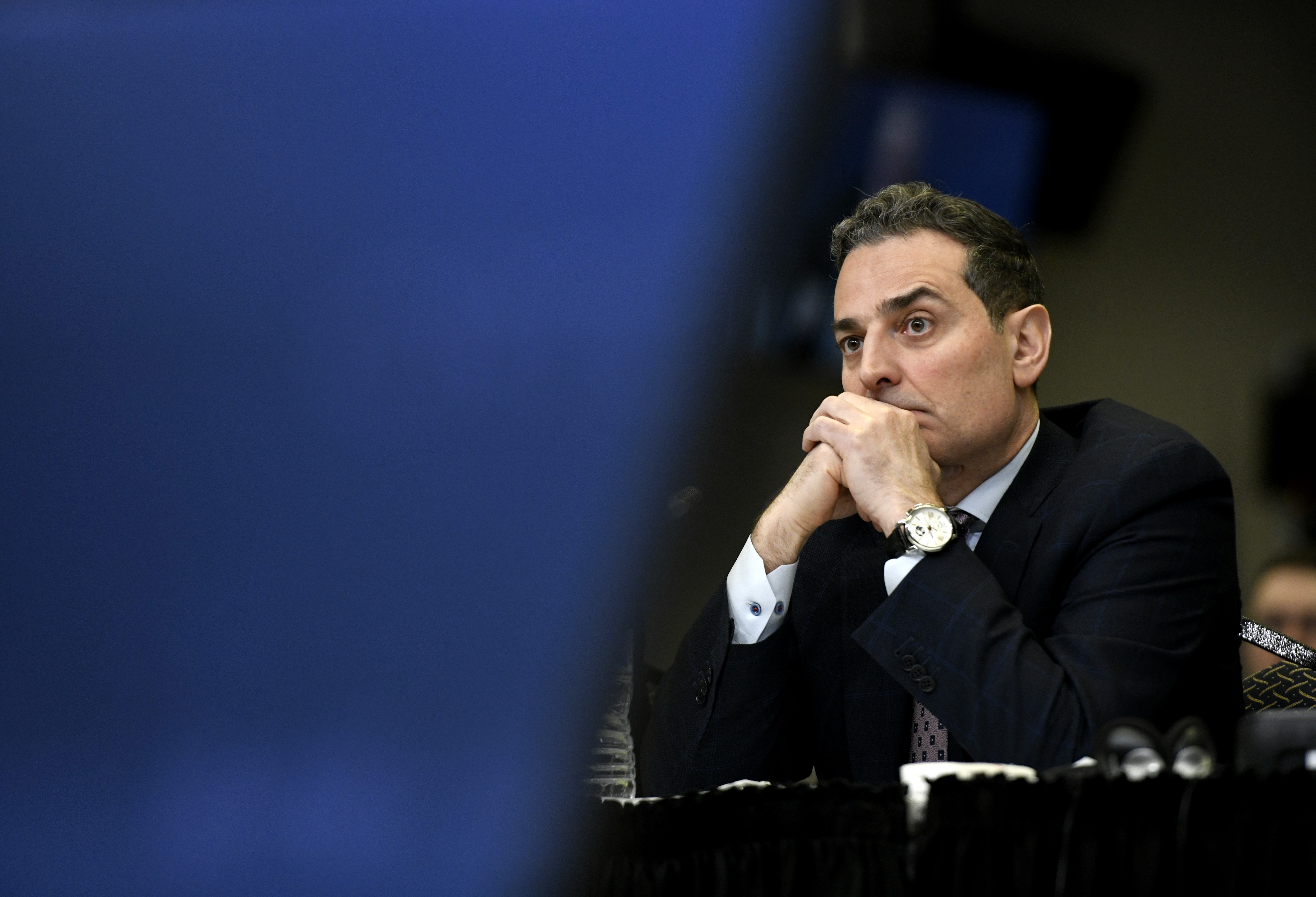 Членовете на парламента привикаха ръководителя на Bell Canada за да