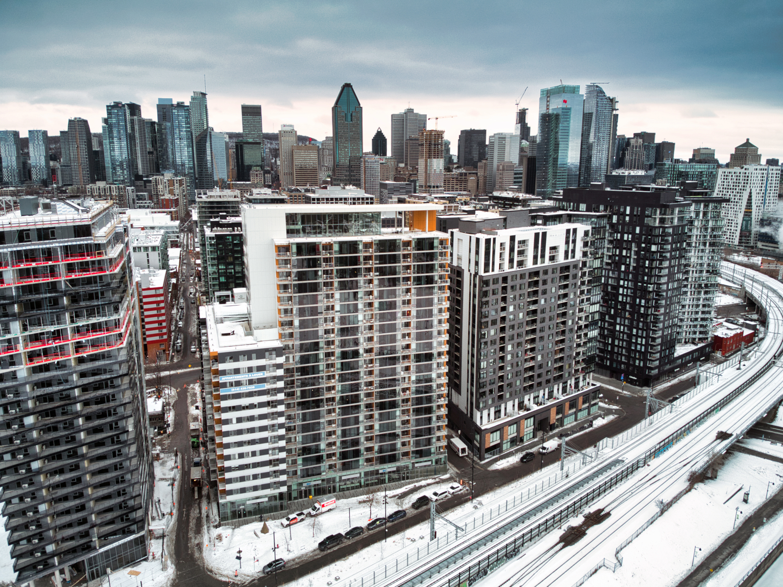 Изграждането на специално построени жилища под наем и кооперации достигна