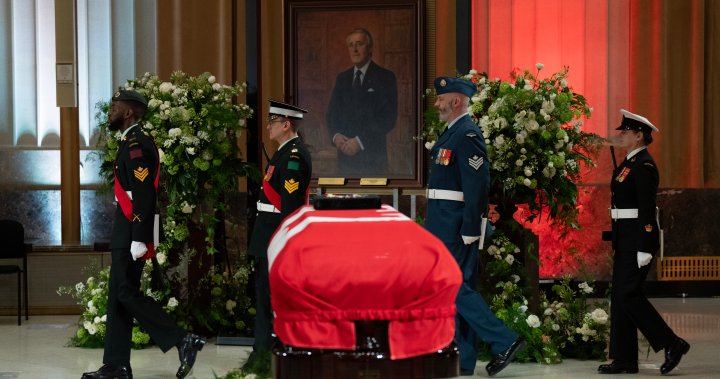 Публичната почит към Брайън Мълроуни се премества в Монреал преди държавното погребение