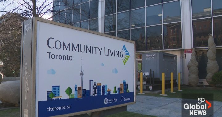 От около 75 години Community Living Toronto CLT предоставя услуги